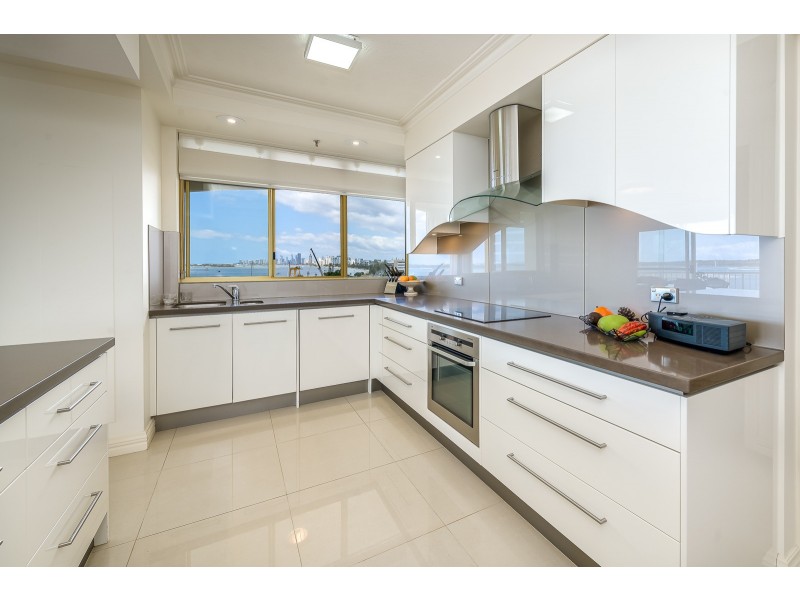 12/19 Oatland Esplanade, Runaway Bay QLD 4216