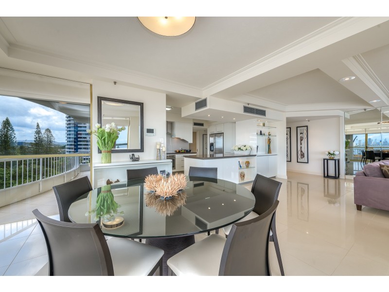 12/19 Oatland Esplanade, Runaway Bay QLD 4216