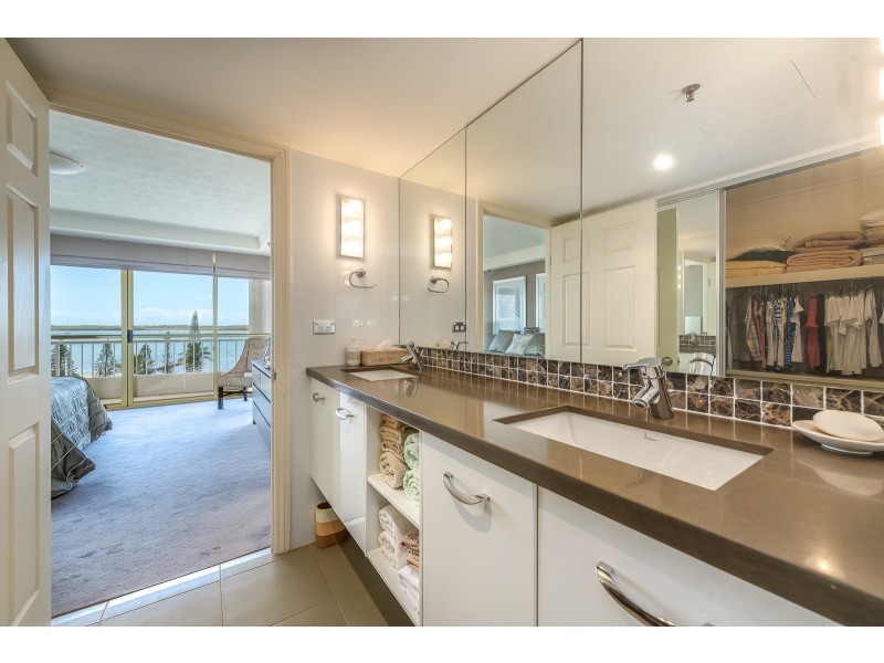 12/19 Oatland Esplanade, Runaway Bay QLD 4216