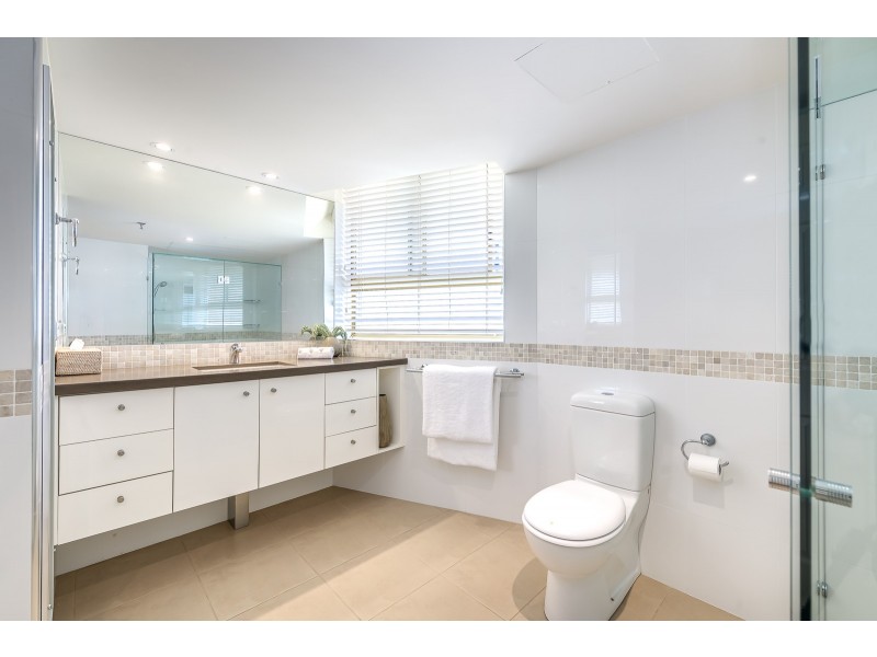 12/19 Oatland Esplanade, Runaway Bay QLD 4216