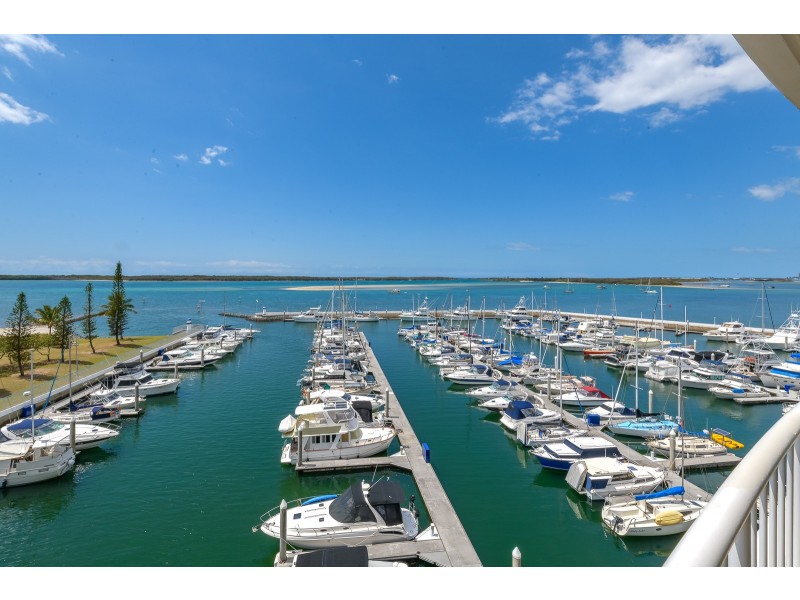 12/19 Oatland Esplanade, Runaway Bay QLD 4216