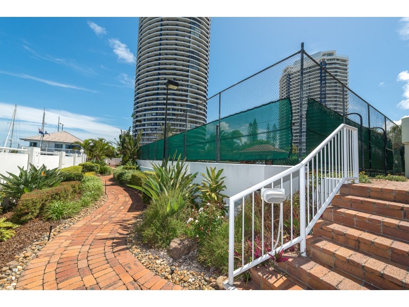 12/19 Oatland Esplanade, Runaway Bay QLD 4216