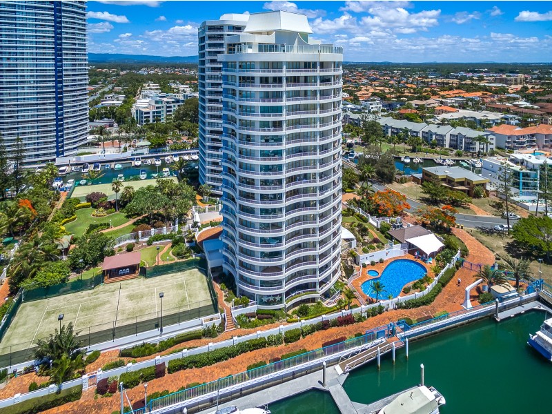 12/19 Oatland Esplanade, Runaway Bay QLD 4216