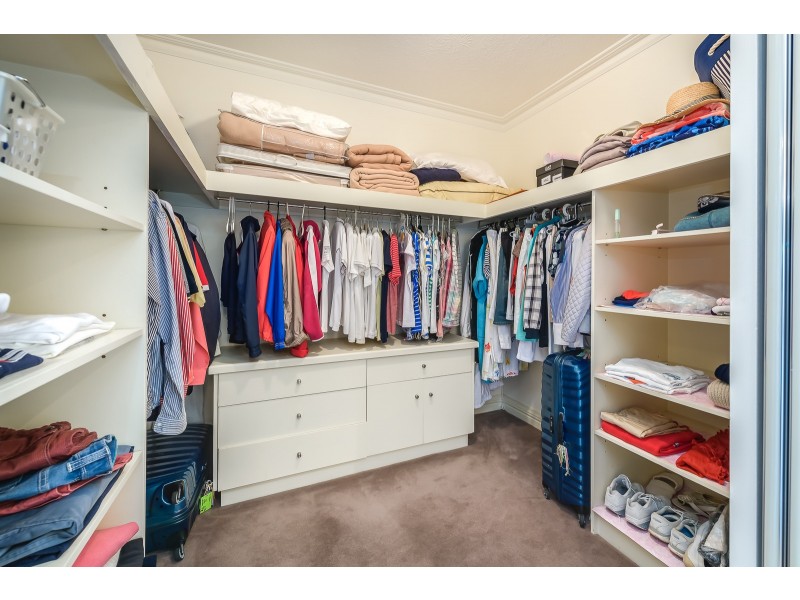 12/19 Oatland Esplanade, Runaway Bay QLD 4216