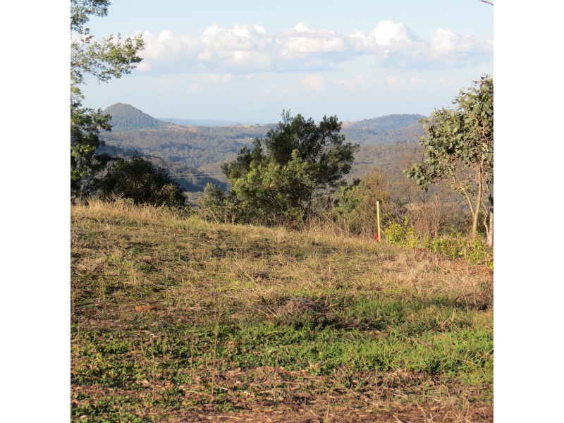 8 Oakhill Place, South Toowoomba QLD 4350