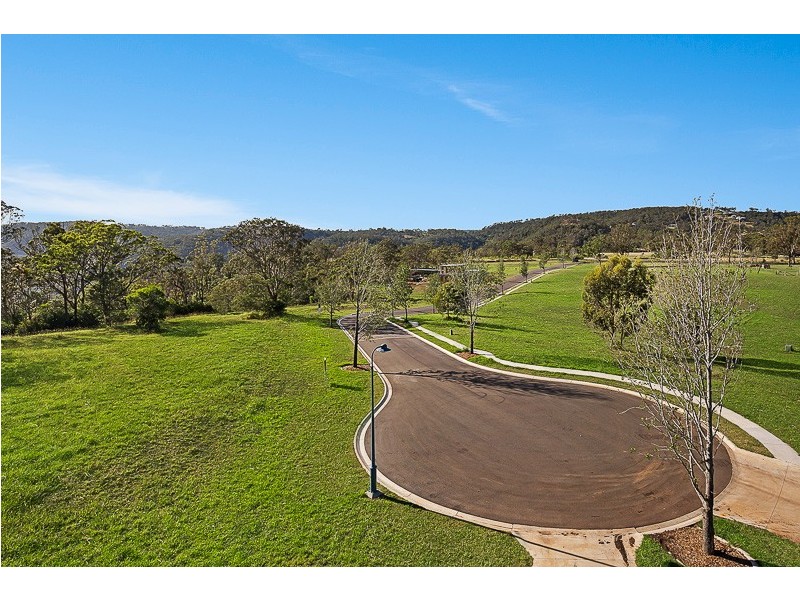 8 Oakhill Place, South Toowoomba QLD 4350