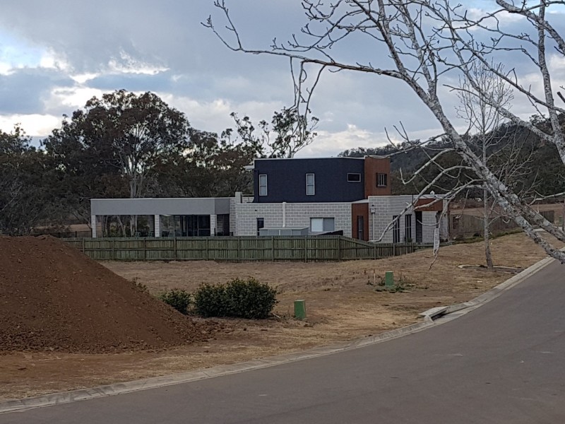 8 Oakhill Place, South Toowoomba QLD 4350