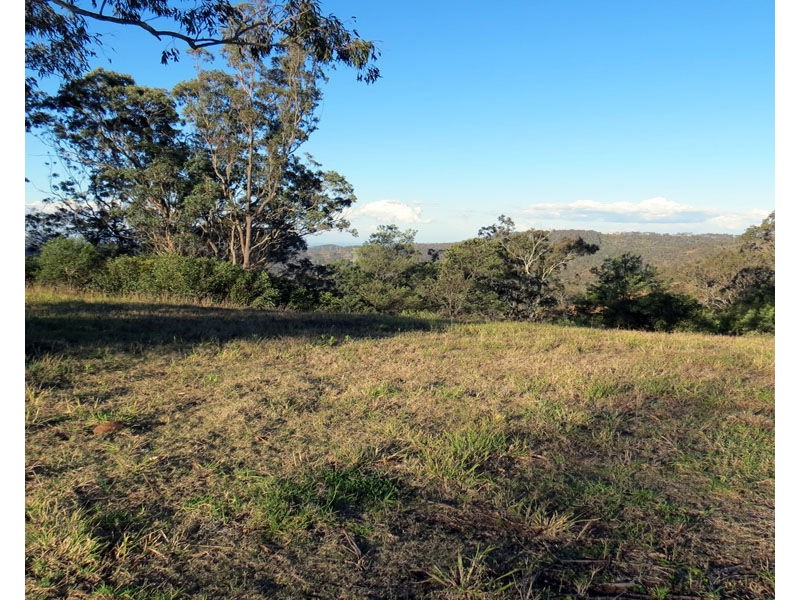 8 Oakhill Place, South Toowoomba QLD 4350