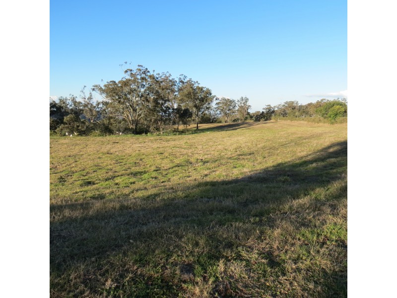 2 Oakhill Place, South Toowoomba QLD 4350