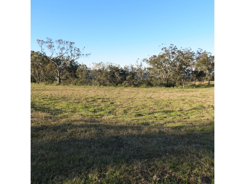 2 Oakhill Place, South Toowoomba QLD 4350