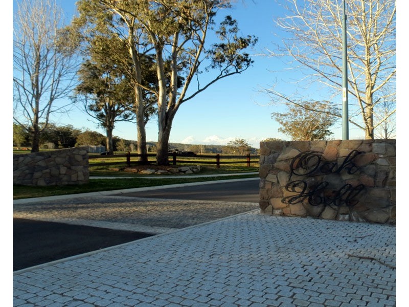 2 Oakhill Place, South Toowoomba QLD 4350