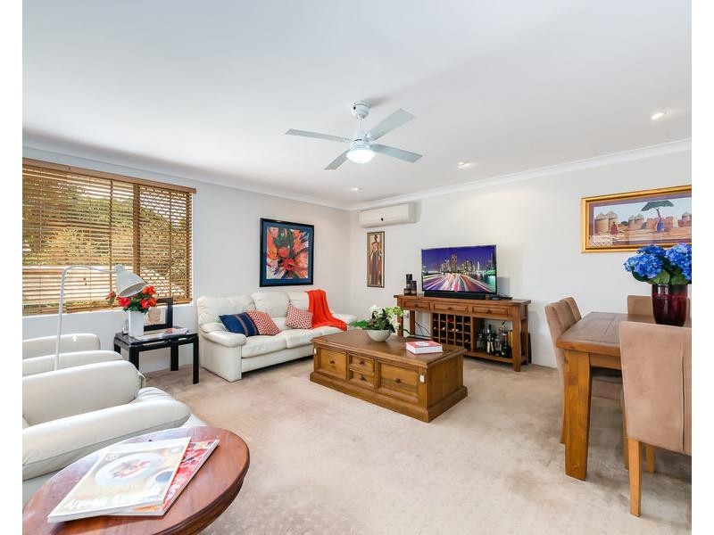 4 Woomera Crescent, Southport QLD 4215