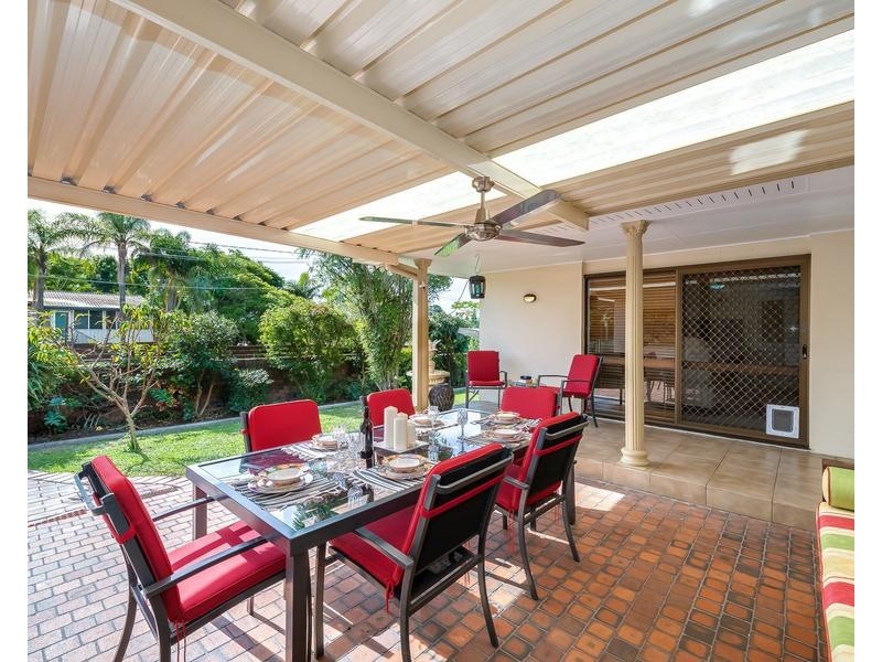 4 Woomera Crescent, Southport QLD 4215