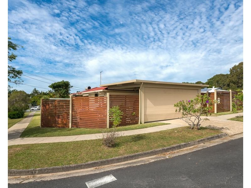 4 Woomera Crescent, Southport QLD 4215
