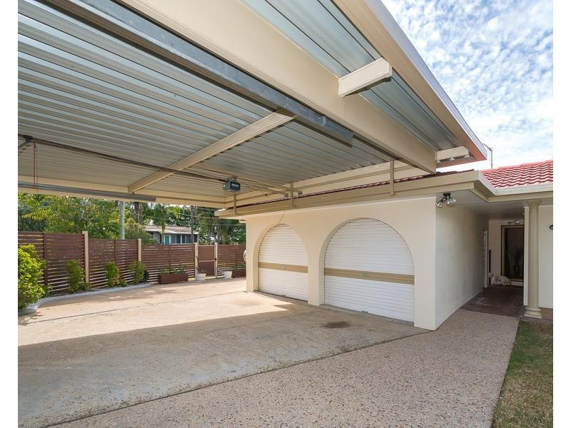 4 Woomera Crescent, Southport QLD 4215