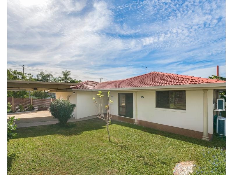 4 Woomera Crescent, Southport QLD 4215