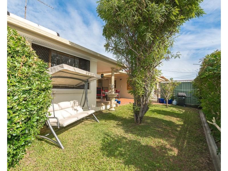 4 Woomera Crescent, Southport QLD 4215
