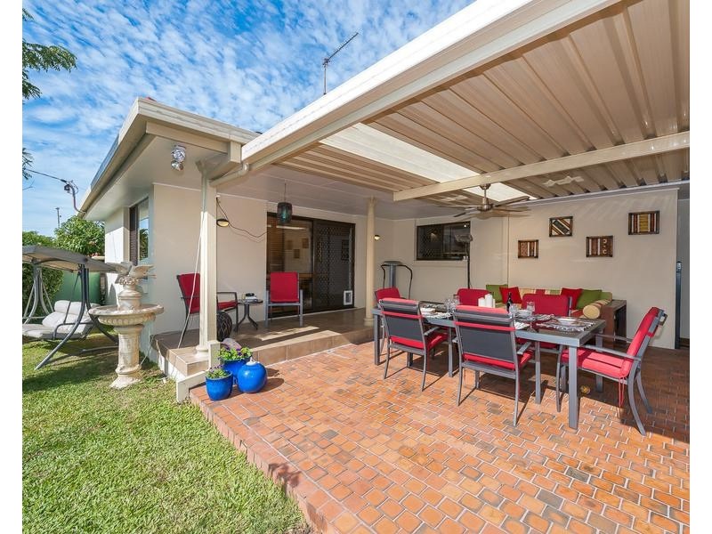 4 Woomera Crescent, Southport QLD 4215