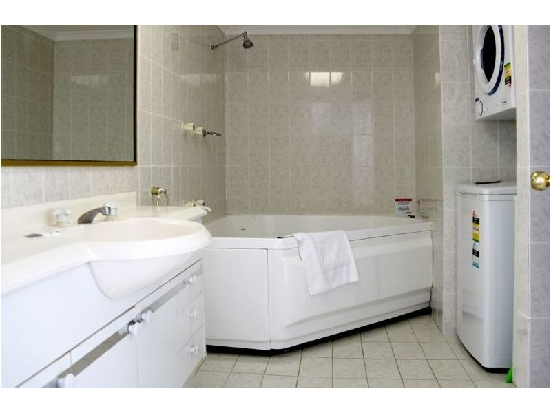 4B/510 Marine Parade, Biggera Waters QLD 4216