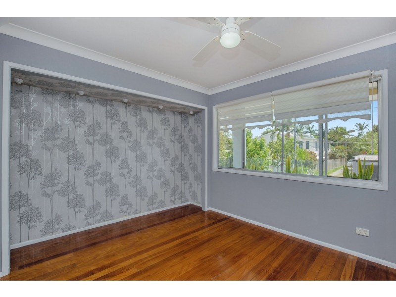 8 Rathbone Place, Labrador QLD 4215