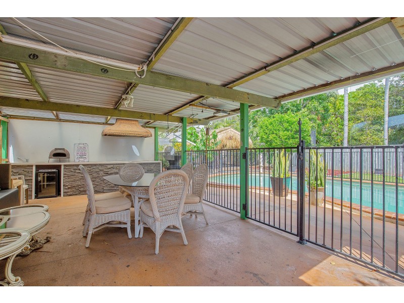 8 Rathbone Place, Labrador QLD 4215