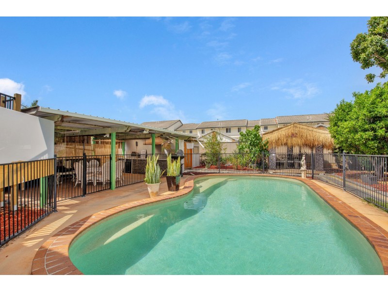 8 Rathbone Place, Labrador QLD 4215