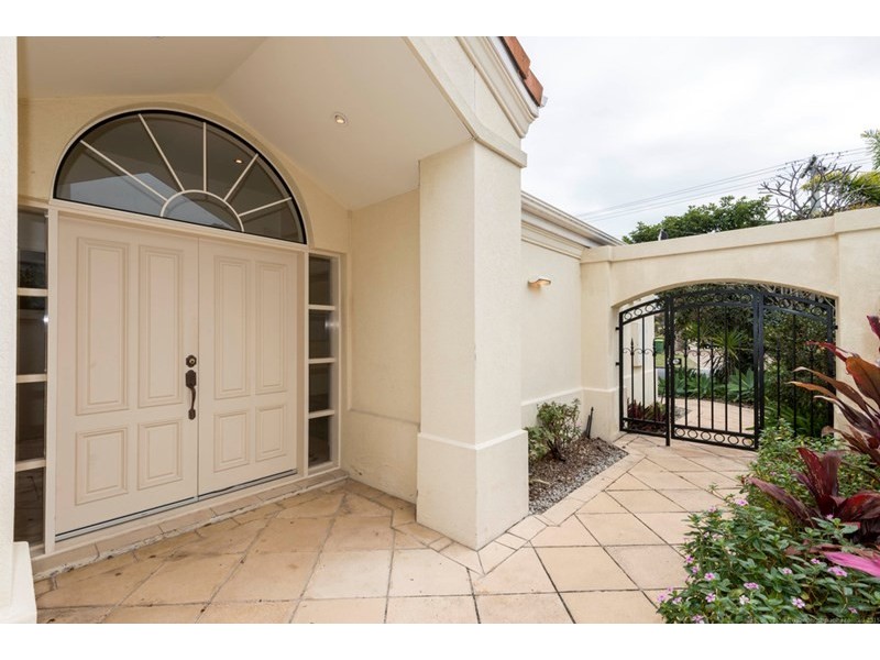 17A Inga Avenue, Surfers Paradise QLD 4217