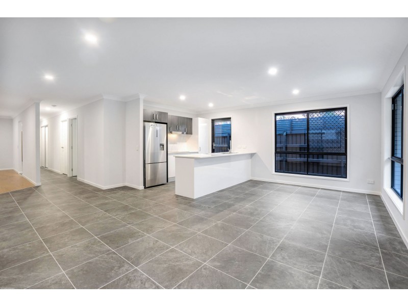 4 Killara Boulevard, Logan Reserve QLD 4133