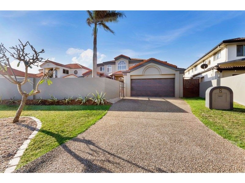 8 Folkstone Place, Runaway Bay QLD 4216