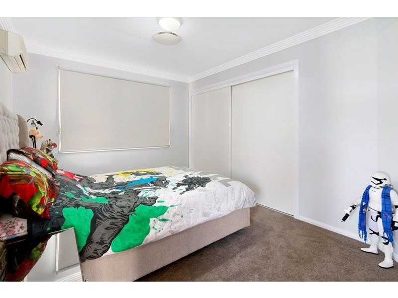 8 Folkstone Place, Runaway Bay QLD 4216