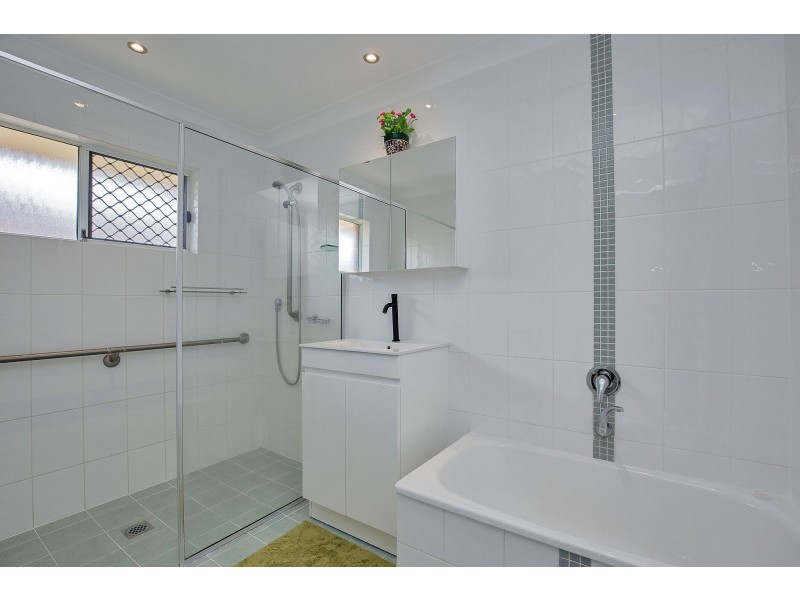 2/14 Brady Drive, Coombabah QLD 4216