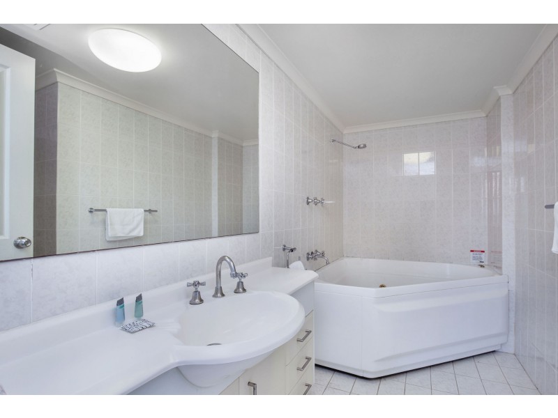 1F/510 Marine Parade, Biggera Waters QLD 4216