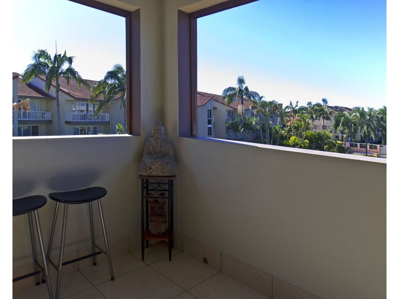 15/89 Bayview Street, Runaway Bay QLD 4216