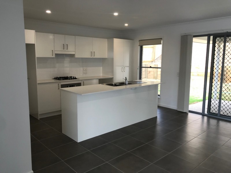 14 Soho Drive, Deebing Heights QLD 4306