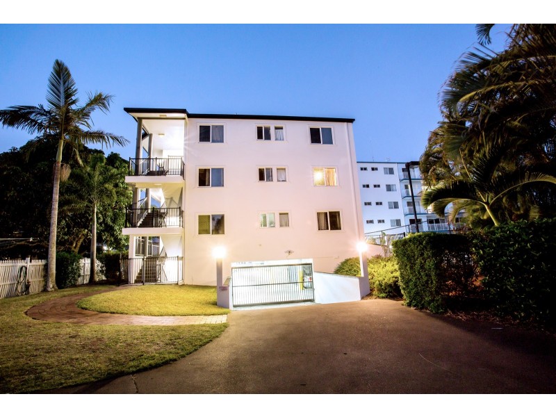 “La Mer” 396 Esplanade, Torquay QLD 4655