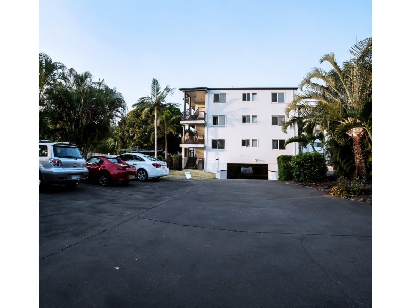 “La Mer” 396 Esplanade, Torquay QLD 4655