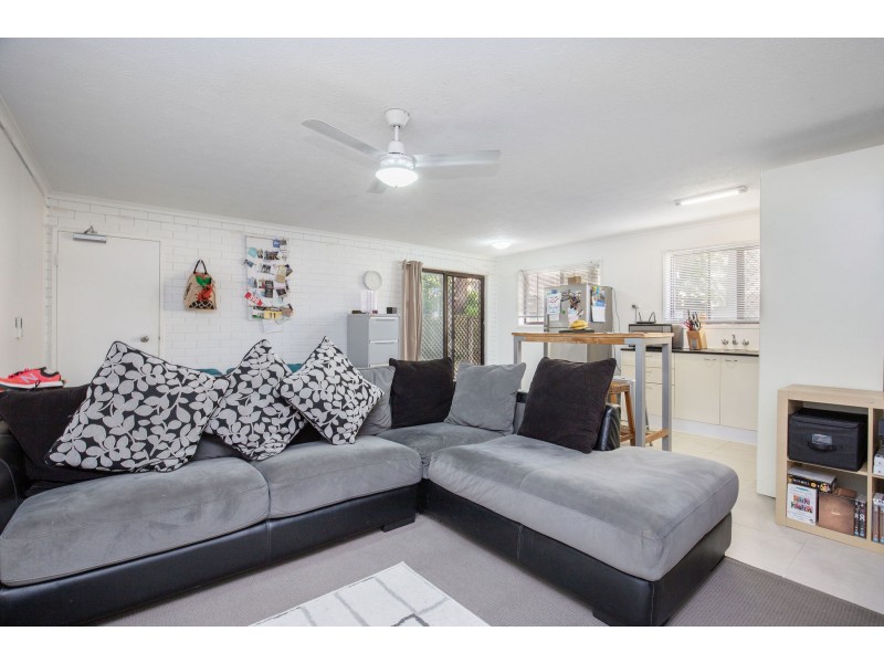 1/29 Ahern Street, Labrador QLD 4215