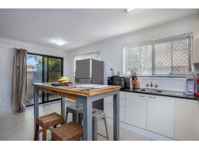 1/29 Ahern Street, Labrador QLD 4215