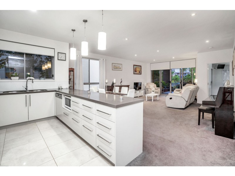 611/3 Pendraat Parade, Hope Island QLD 4212