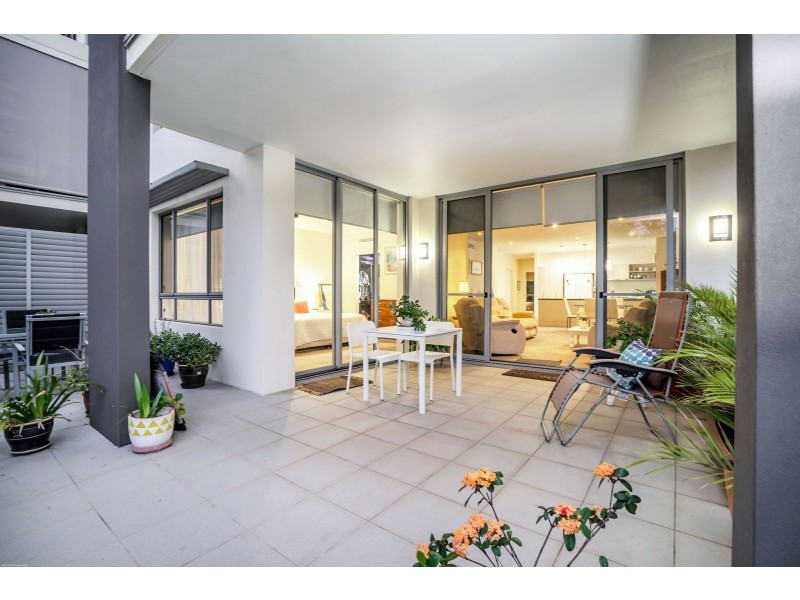 611/3 Pendraat Parade, Hope Island QLD 4212