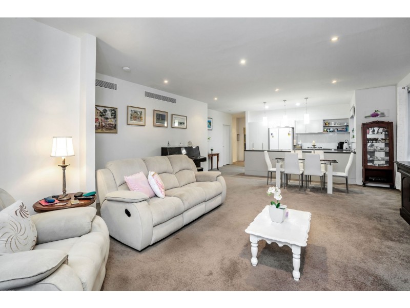 611/3 Pendraat Parade, Hope Island QLD 4212