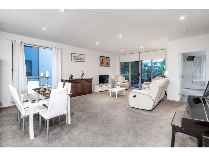 611/3 Pendraat Parade, Hope Island QLD 4212