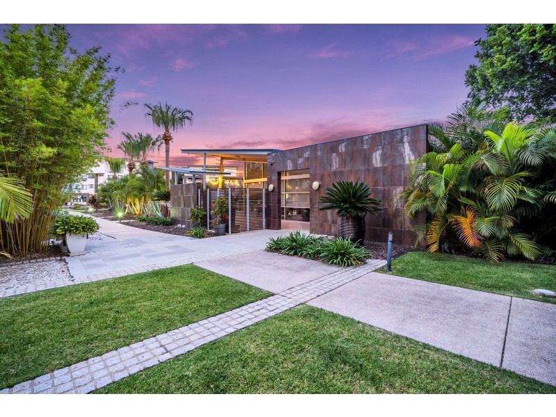 611/3 Pendraat Parade, Hope Island QLD 4212