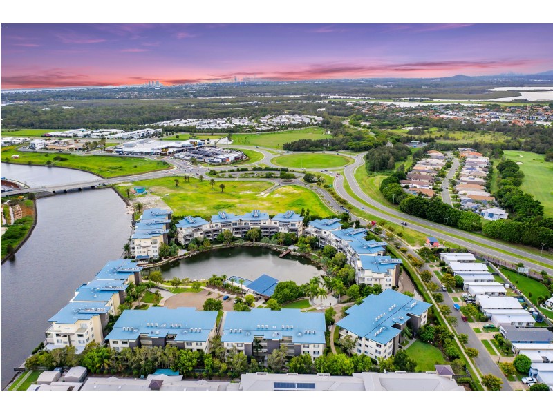 611/3 Pendraat Parade, Hope Island QLD 4212