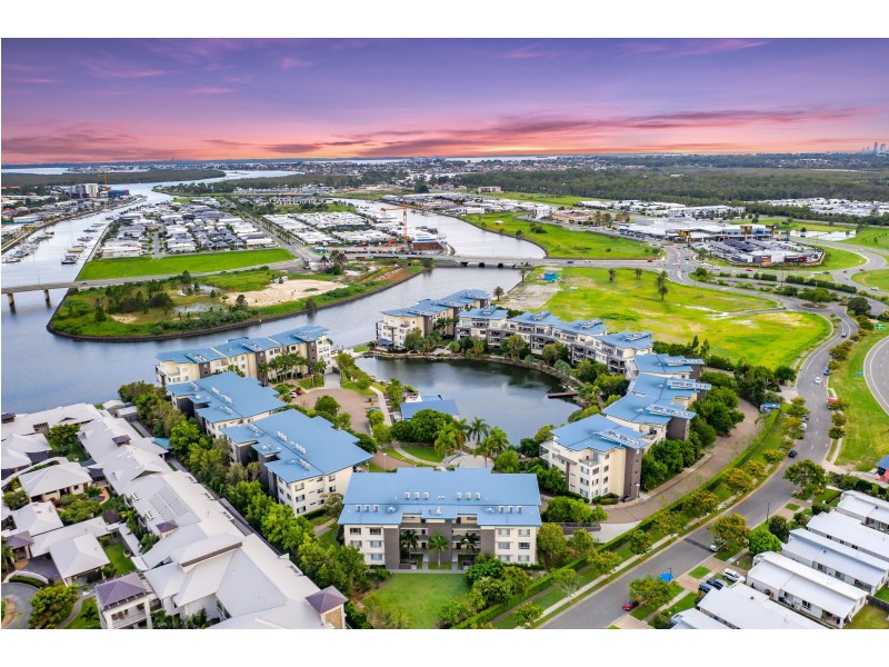 611/3 Pendraat Parade, Hope Island QLD 4212