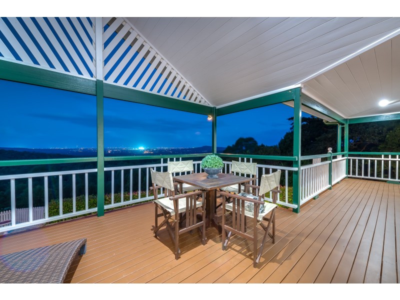 24 Pemberton Close, Mount Nathan QLD 4211