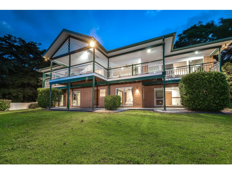 24 Pemberton Close, Mount Nathan QLD 4211