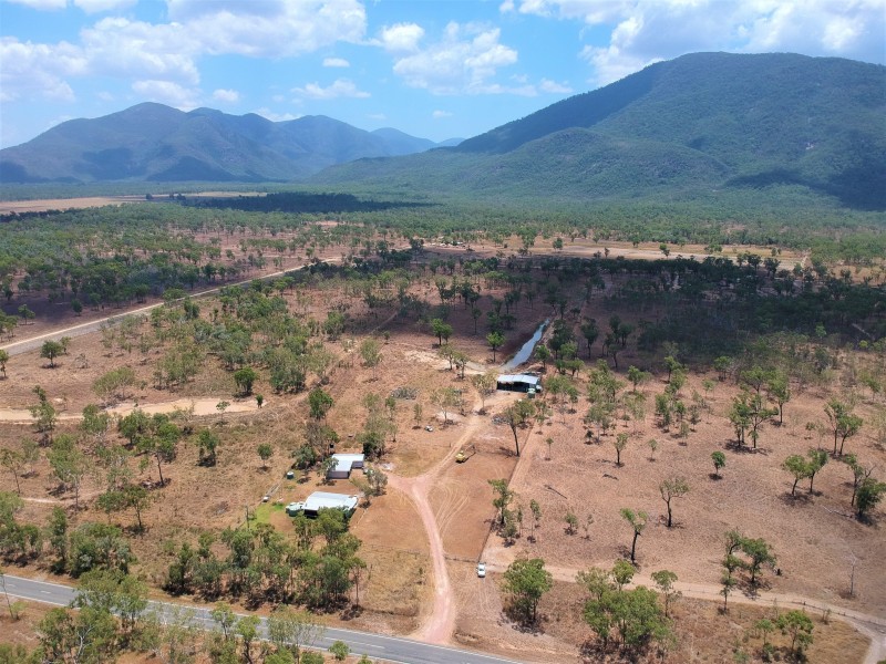 2202 Woodstock Giru Road, Majors Creek QLD 4816