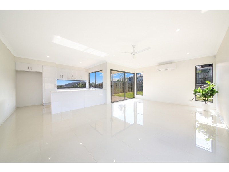 8 Tash Court, Waterford QLD 4133