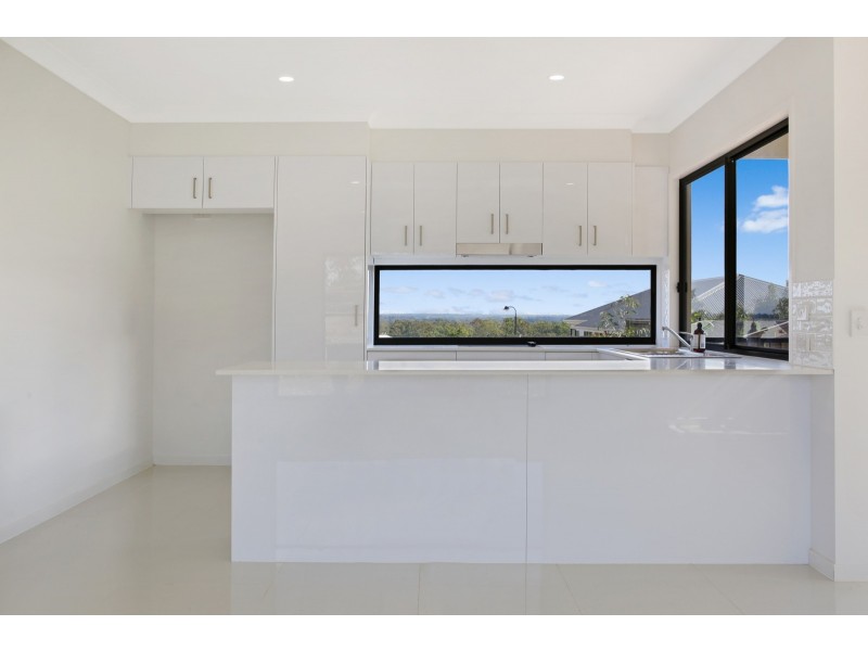 8 Tash Court, Waterford QLD 4133